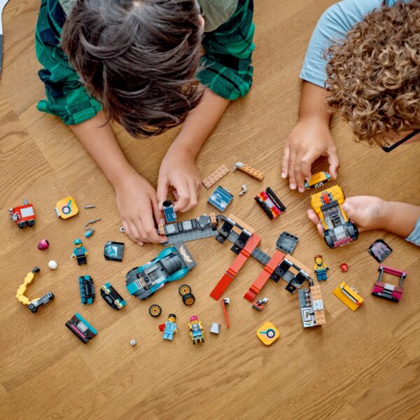 LEGO 60389 Custom Cars Garage Constructor - Image 2