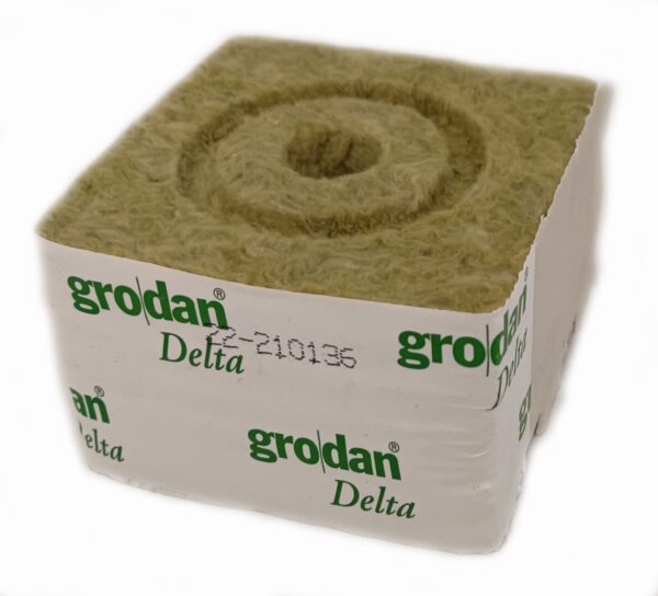 Grodan Rockwool growing cube 100x100x65mm ø20mm - Image 3