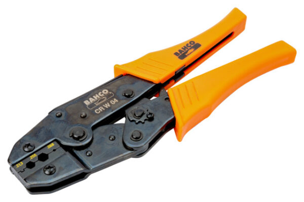 Crimping plier for coax con.