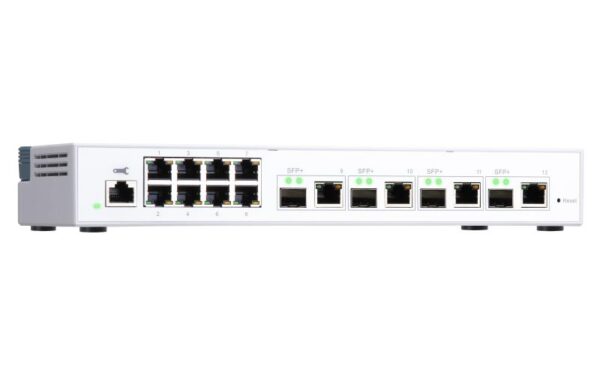 QNAP řízený switch QSW-M408-4C (12 portů: 8x Gigabit port + 4x 10G SFP+ / 10GbE kombo porty)