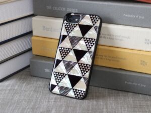 iKins case for Apple iPhone 8/7 pyramid black
