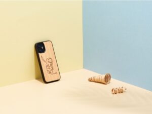 MAN&WOOD case for iPhone 12 mini cat with red fish