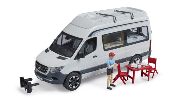 Kamper MB Sprinter biały z figurką i akcesoriami