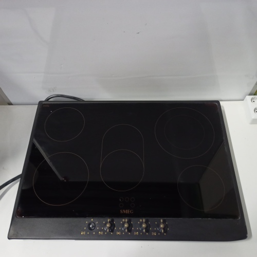 Ecost customer return SMEG P875AO Ceramic Hob Black/Anthracite - Image 2