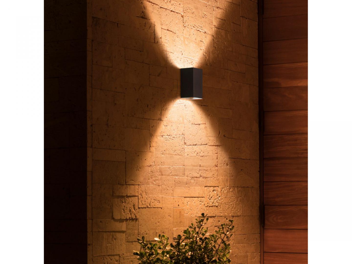 Philips Hue WCA Resonate Outdoor Wall Lantern, Black | 8 W | 2000-6500 Hue White Colour Ambiance - Image 2