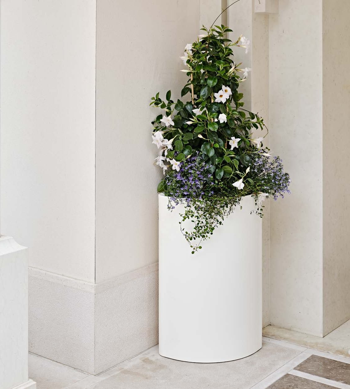 Plant Pot CORNER 39cm x 39cm x h78, beton - Image 5